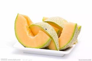 吃哈密瓜噎着,小心噎喉风险
