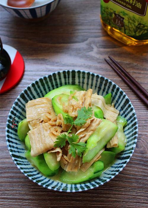 吃八棱瓜可以吃虾么,美味搭配的禁忌与建议